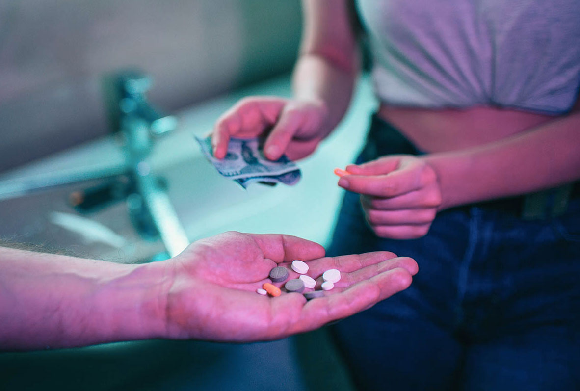 what are designer drugs _571a470a 30f0 473e a9e6 f6a9107b45d1